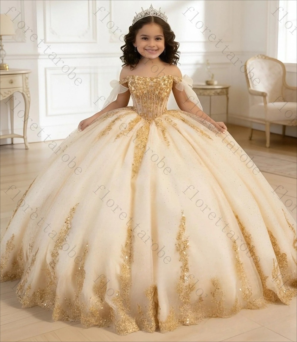 Birthday Sash Glitter - Maßgeschneidertes Champagnergoldenes Spitzen-Blumenmädchenkleid, schulterfreies Kleid mit