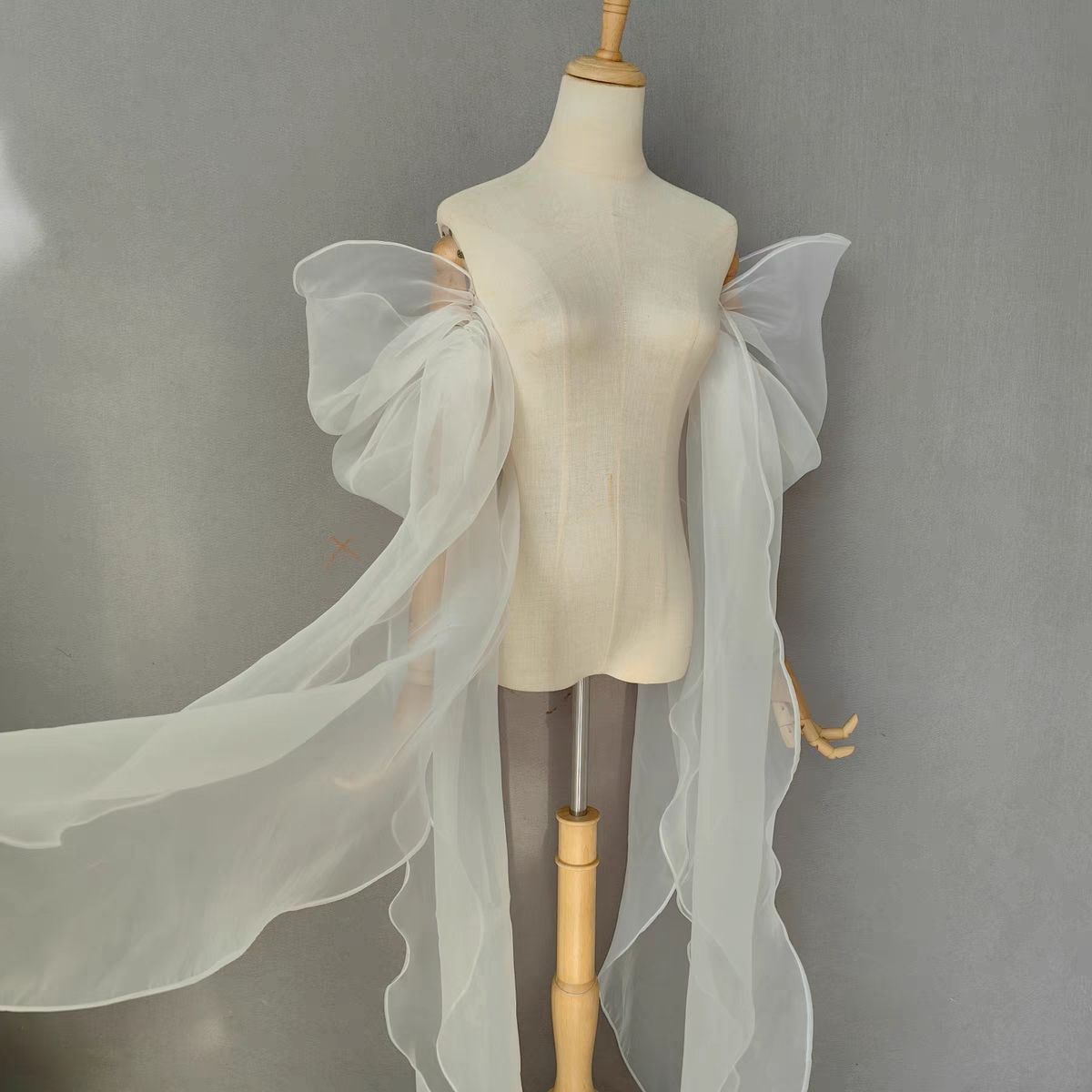 Braut-Ärmel aus Organza, Abneh – Event Suppliers Bewertung und Preis
